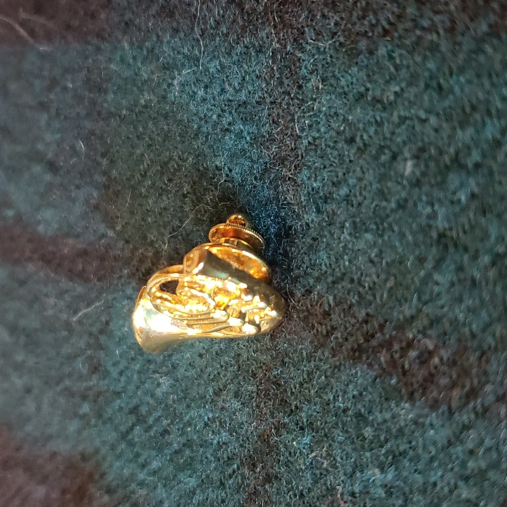 Tie Tack / Pin - French Horn Orchestra Pin w/Rhinestones - VTG 80s Gold-Tone EVC - Picture 6 of 8
